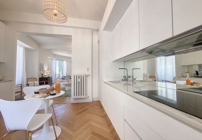 Appartement à Nice - N&J - STANDING BAQUIS - Central - Proche mer Appartement à Nice - N&J - STANDING BAQUIS - Central - Proche mer