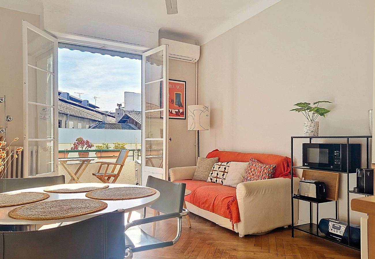 Appartement à Nice -  N&J  - PANTAI - Central - Proche mer - Balcon