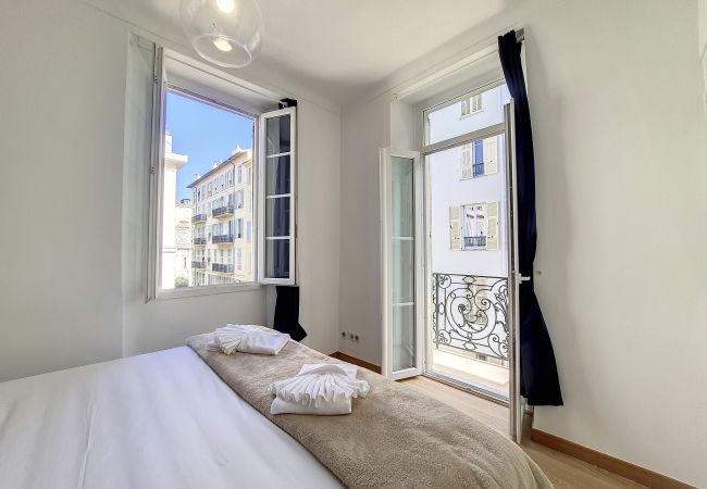 Appartement à Nice - DREAMY TERRACE BAIL MOBILITE ENTRE 1 ET 10 MOIS Appartement à Nice - DREAMY TERRACE BAIL MOBILITE ENTRE 1 ET 10 MOIS