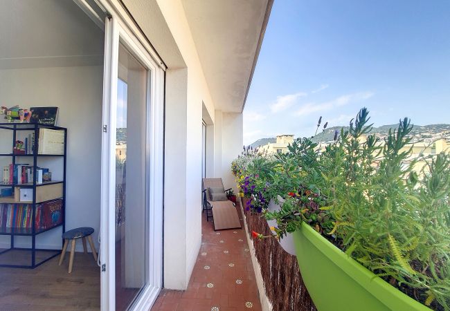Appartement à Nice - N&J  - SUN DECK TERRACE - Port de Nice Appartement à Nice - N&J  - SUN DECK TERRACE - Port de Nice