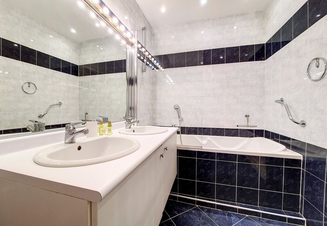 Appartement à Nice - N&J - FRENCHY - Central - Proche mer