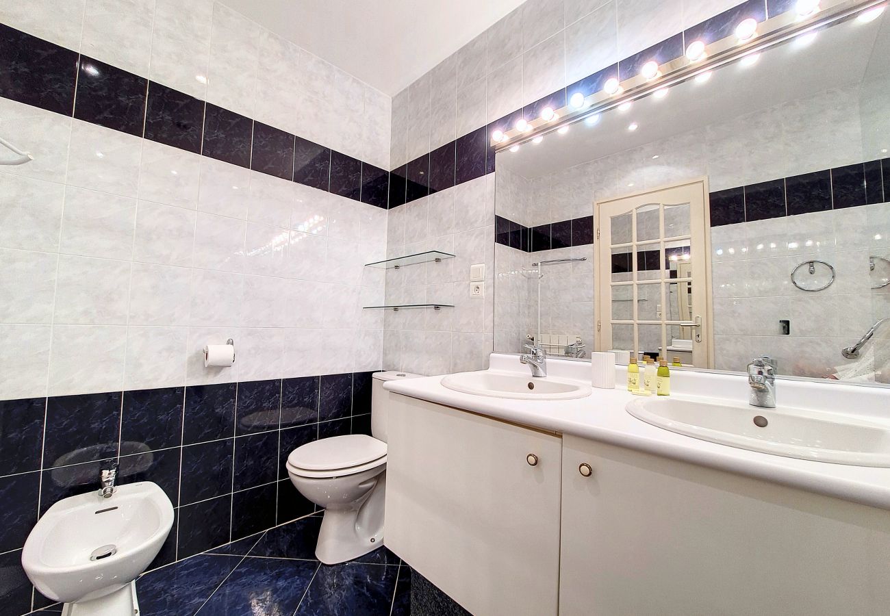 Appartement à Nice - N&J - FRENCHY - Central - Proche mer