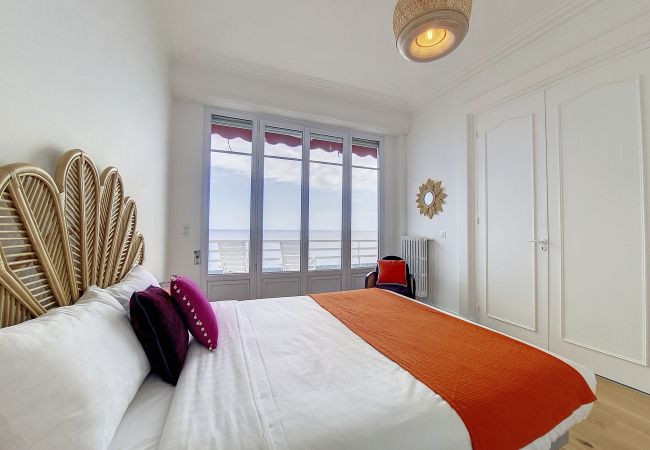 Appartement à Nice - N&J - MEDITERRANEE PROMENADE- Vue Mer - Etage élevé Appartement à Nice - N&J - MEDITERRANEE PROMENADE- Vue Mer - Etage élevé