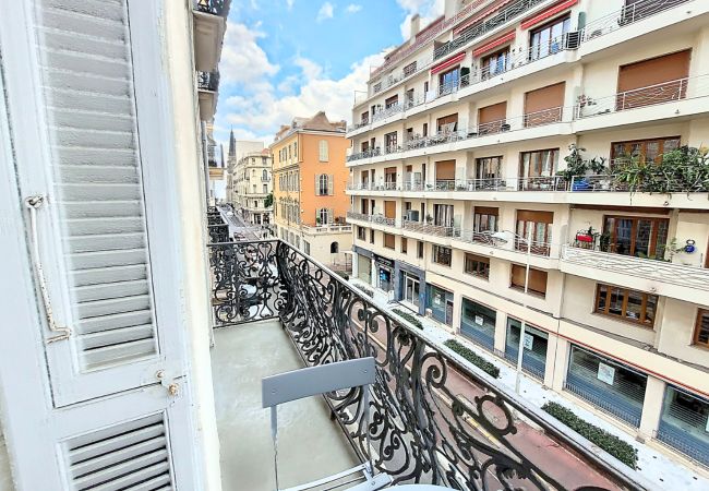 Appartement à Nice - N&J  - VICTOIRE - Central - Très proche mer  Appartement à Nice - N&J  - VICTOIRE - Central - Très proche mer