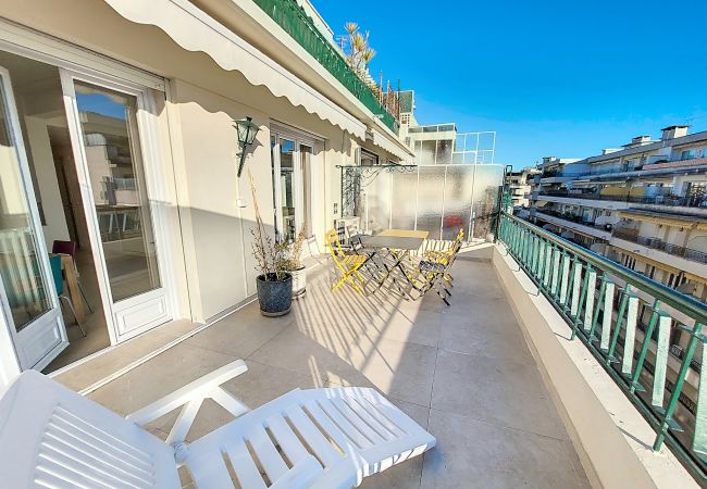 Appartement à Nice - Nouveau! N&J  - CIEL AZUR - Terrasse - Proche mer 