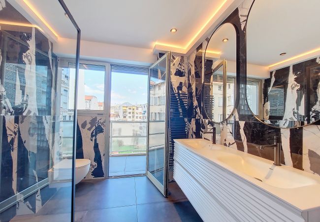 Appartement à Nice - N&J  - LE ROYAL LUXEMBOURG - Vue Mer - Terrasse Appartement à Nice - N&J  - LE ROYAL LUXEMBOURG - Vue Mer - Terrasse