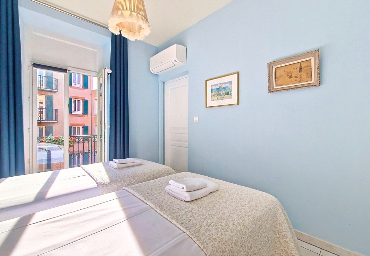 Appartement à Nice -  N&J  - PALAIS DU PORT - Balcon - Le Port Place du Pin