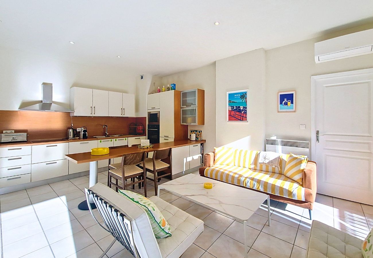 Appartement à Nice -  N&J  - PALAIS DU PORT - Balcon - Le Port Place du Pin