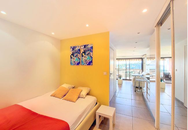 Appartement à Nice - N&J  - PANORAMA AZUR - Vue Mer - Parking Appartement à Nice - N&J  - PANORAMA AZUR - Vue Mer - Parking