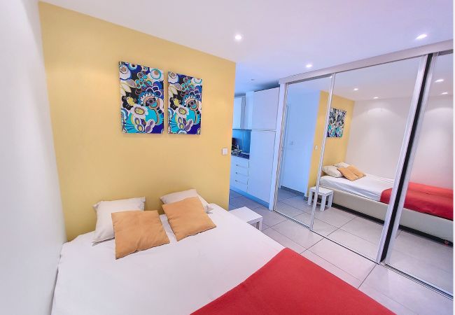 Appartement à Nice - N&J  - PANORAMA AZUR - Vue Mer - Parking Appartement à Nice - N&J  - PANORAMA AZUR - Vue Mer - Parking