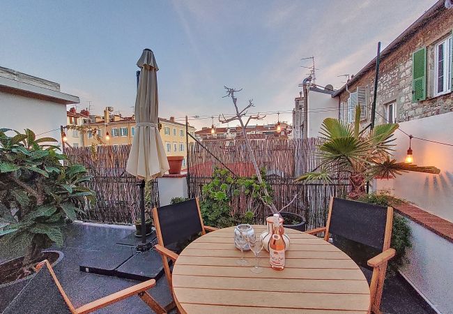Appartement à Nice - N&J  - TERRASSE DU SUD - Centre - Proche plage Appartement à Nice - N&J  - TERRASSE DU SUD - Centre - Proche plage