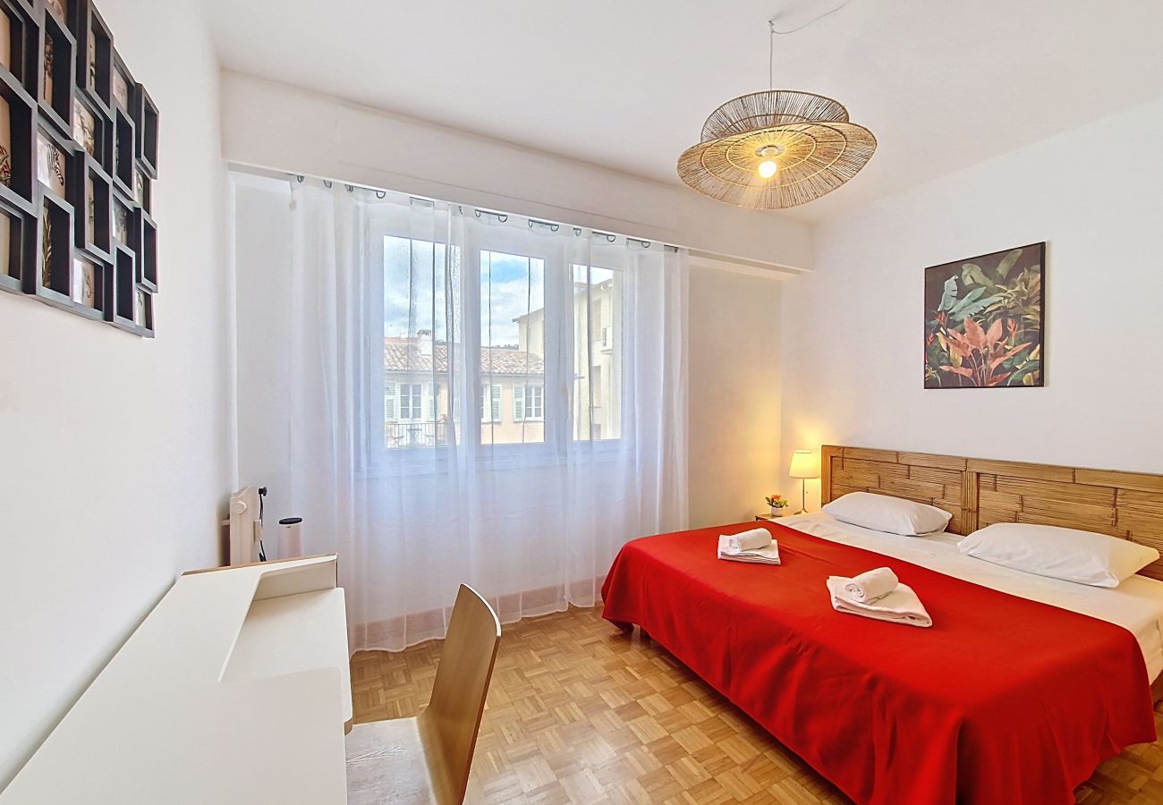 Appartement à Nice - Nouveau! N&J  - TROPI AZUR - Terrasse - Place du Pin