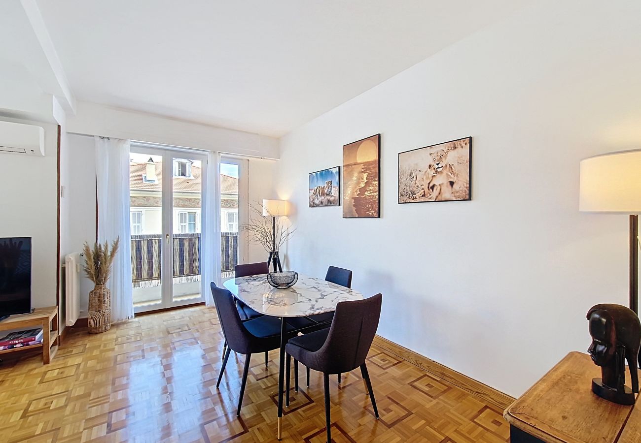 Appartement à Nice - Nouveau! N&J  - TROPI AZUR - Terrasse - Place du Pin