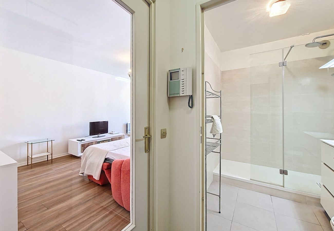 Studio à Nice - NOUVEAU! N&J - STUDIO RENOIR - Proche Promenade