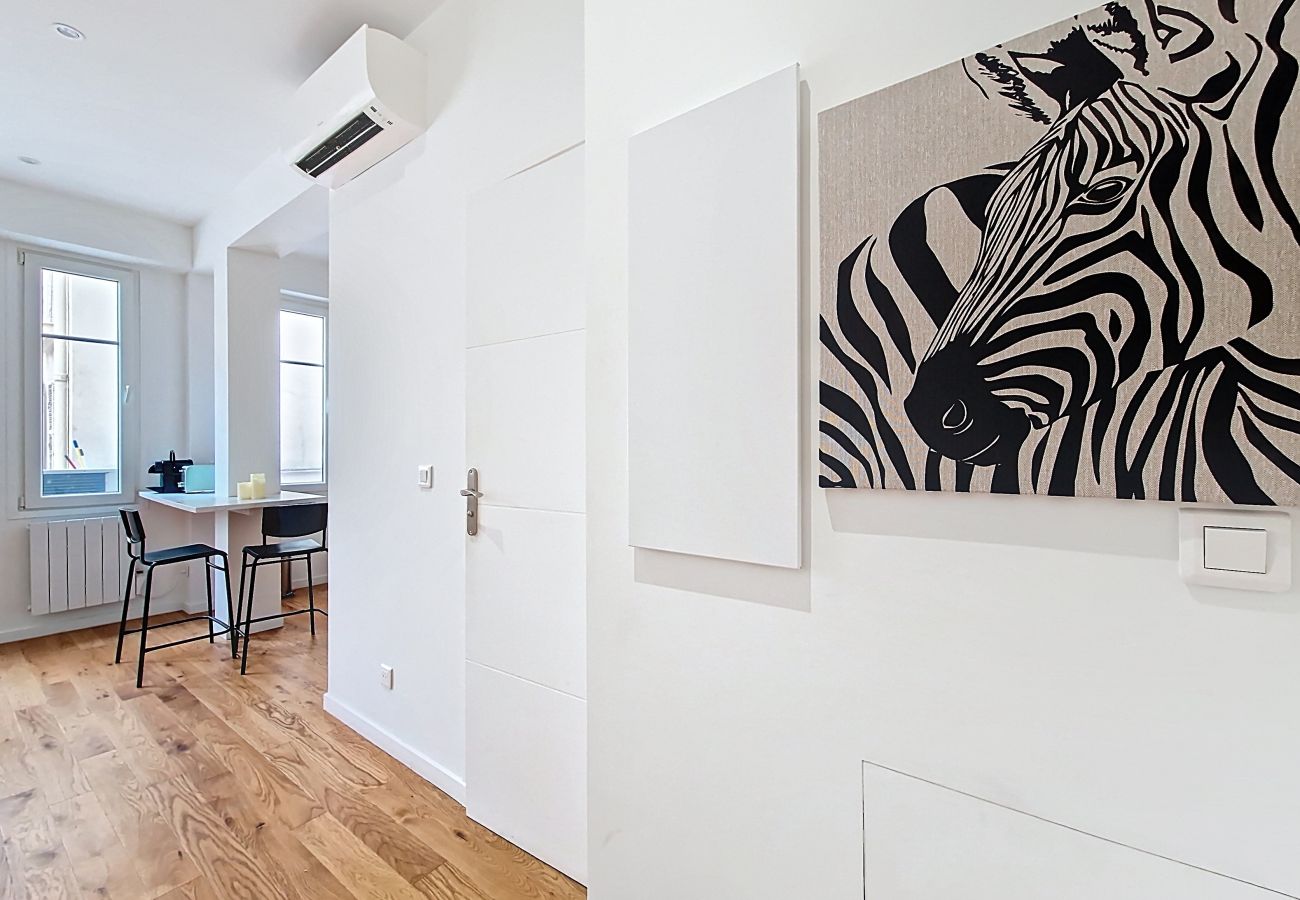 Appartement à Nice - N&J - GOLDEN SQUARE- Central, proche mer