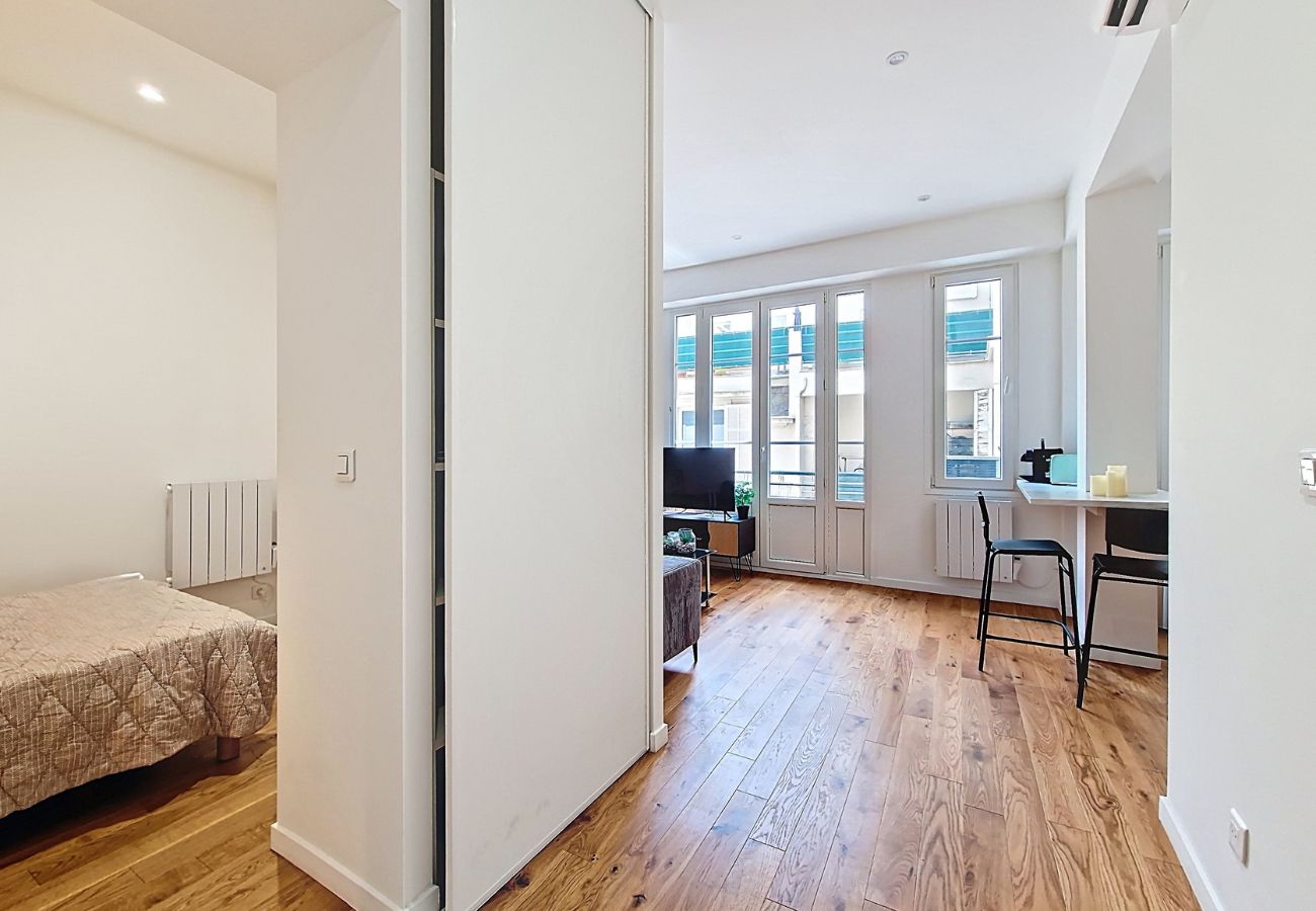 Appartement à Nice - N&J - GOLDEN SQUARE- Central, proche mer