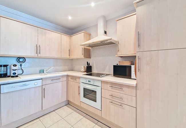 Appartement à Nice - NOUVEAU! N&J - PROMENADE DU SUD - Vue mer Appartement à Nice - NOUVEAU! N&J - PROMENADE DU SUD - Vue mer