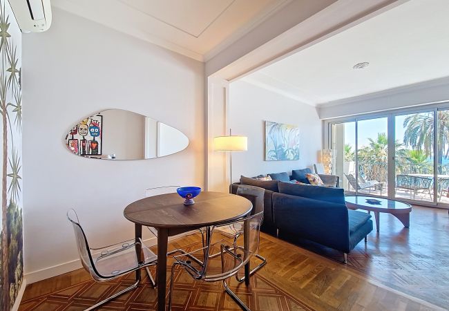 Appartement à Nice - NOUVEAU! N&J - PROMENADE DU SUD - Vue mer Appartement à Nice - NOUVEAU! N&J - PROMENADE DU SUD - Vue mer