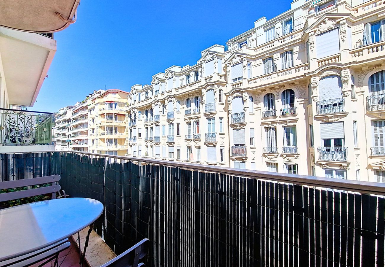 Appartement à Nice - Nouveau! N&J  -  LE CATINAT  - Spacieux - Balcon