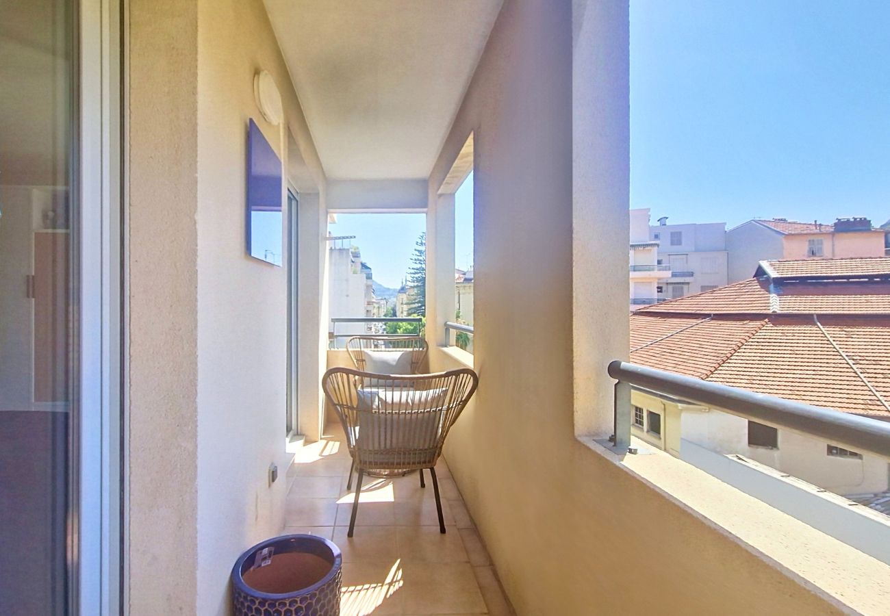 Studio à Nice - Nouveau! N&J  -  SABLE DORE  - Balcon - Proche mer