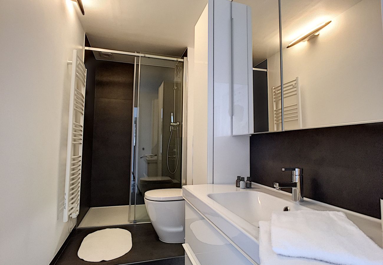 Appartement à Nice - NOTRE DAME TOP FLOOR - BAIL CIVIL ENTRE 1 ET 11 MOIS 